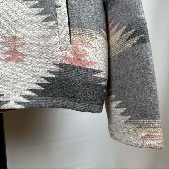 NWT Blue B Southwestern Aztec Print Shacket Relaxed Fit Button Up Cozy Sz Small - Picture 6 of 11